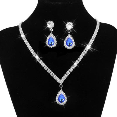 "Elegant and trendy necklaces for women, including pendants and statement pieces"